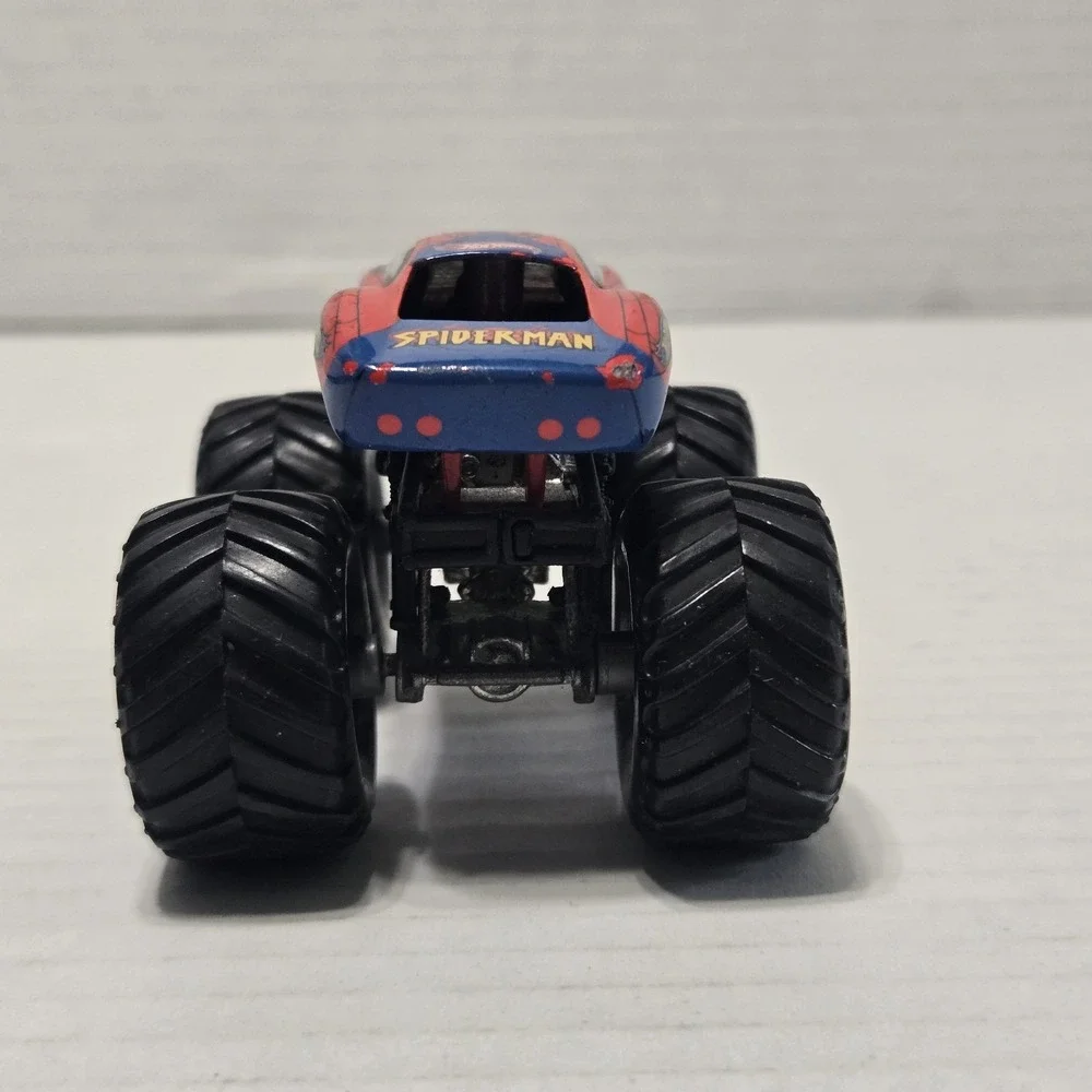 Hot Wheels Marvel‎ Spider-Man Diecast Truck 1:64 Scale Collectible Top